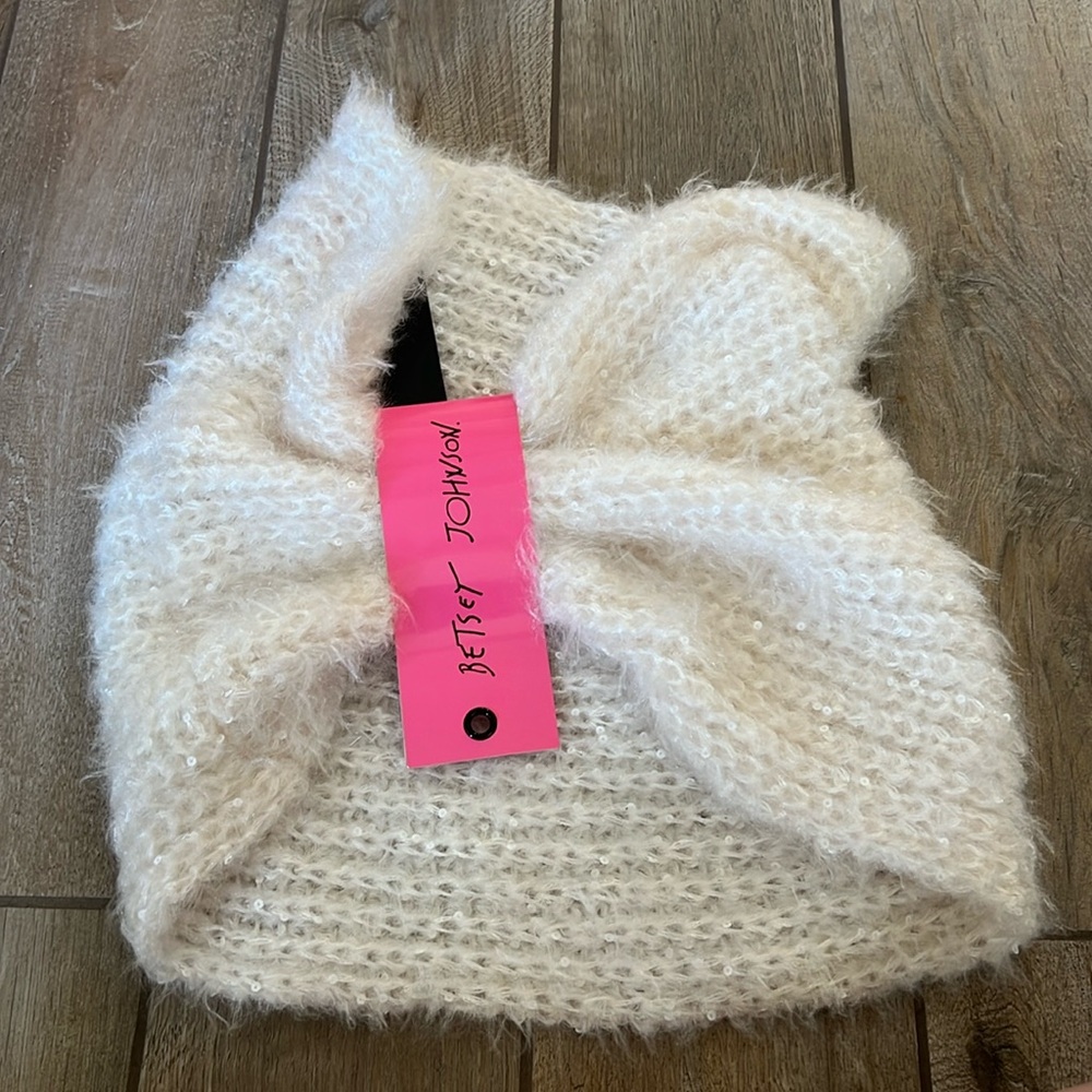 Betsy infinity scarf NWT